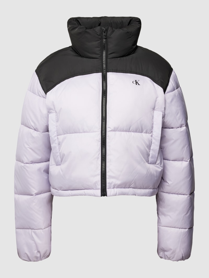 Cropped Steppjacke mit Label-Detail in lavendel