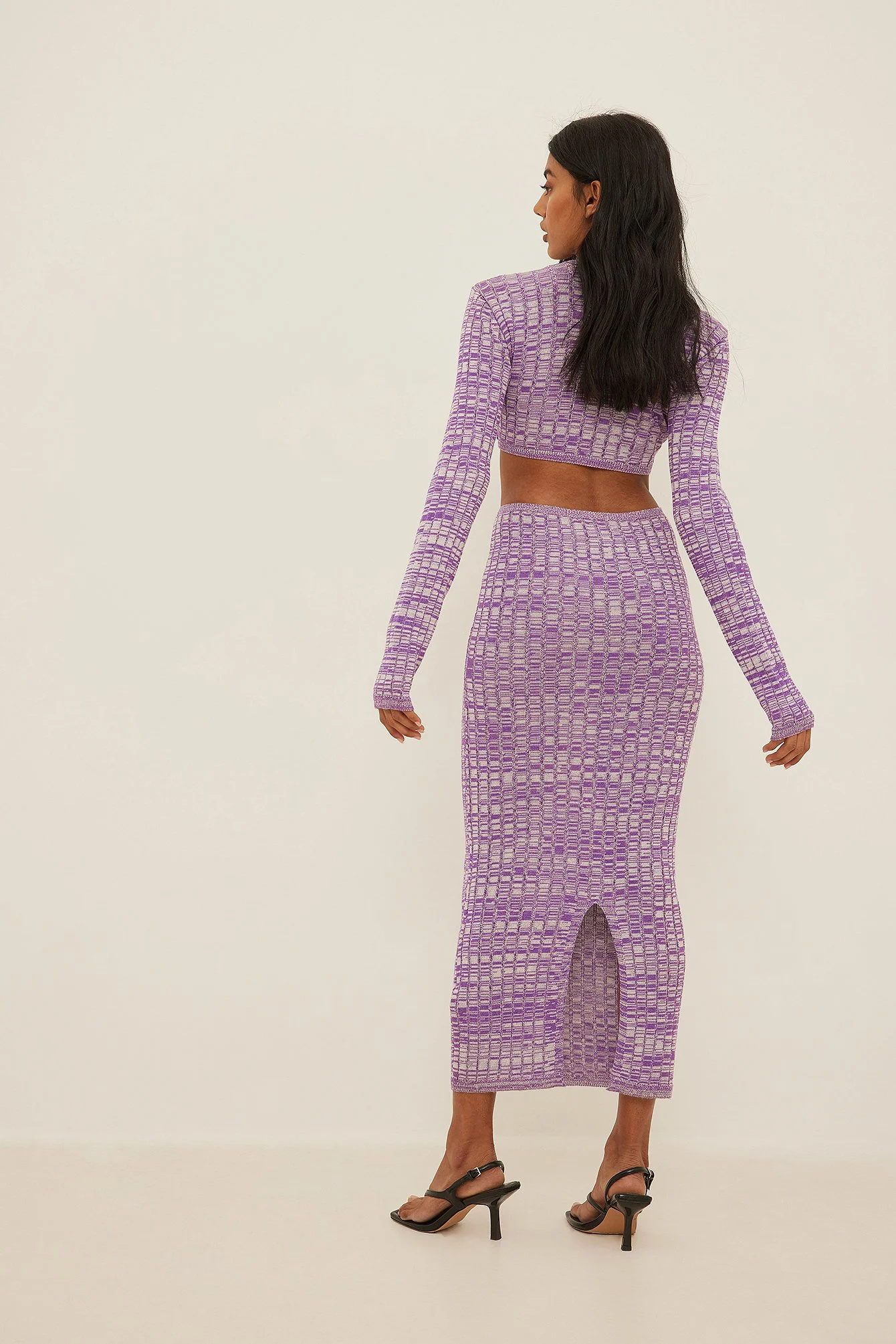 Feingestricktes Maxikleid mit Cut-out-Details
