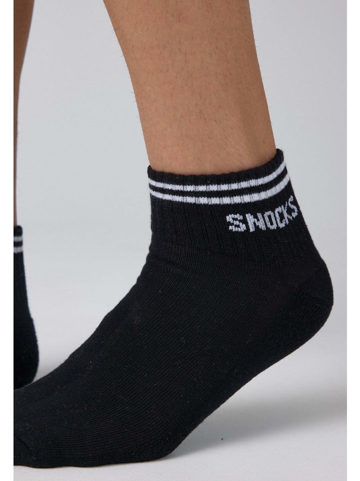 SNOCKS Retro Sneaker Socken aus Bio-Baumwolle 4 Paar in Schwarz-Weiß (Streifen) günstig kaufen 35-38