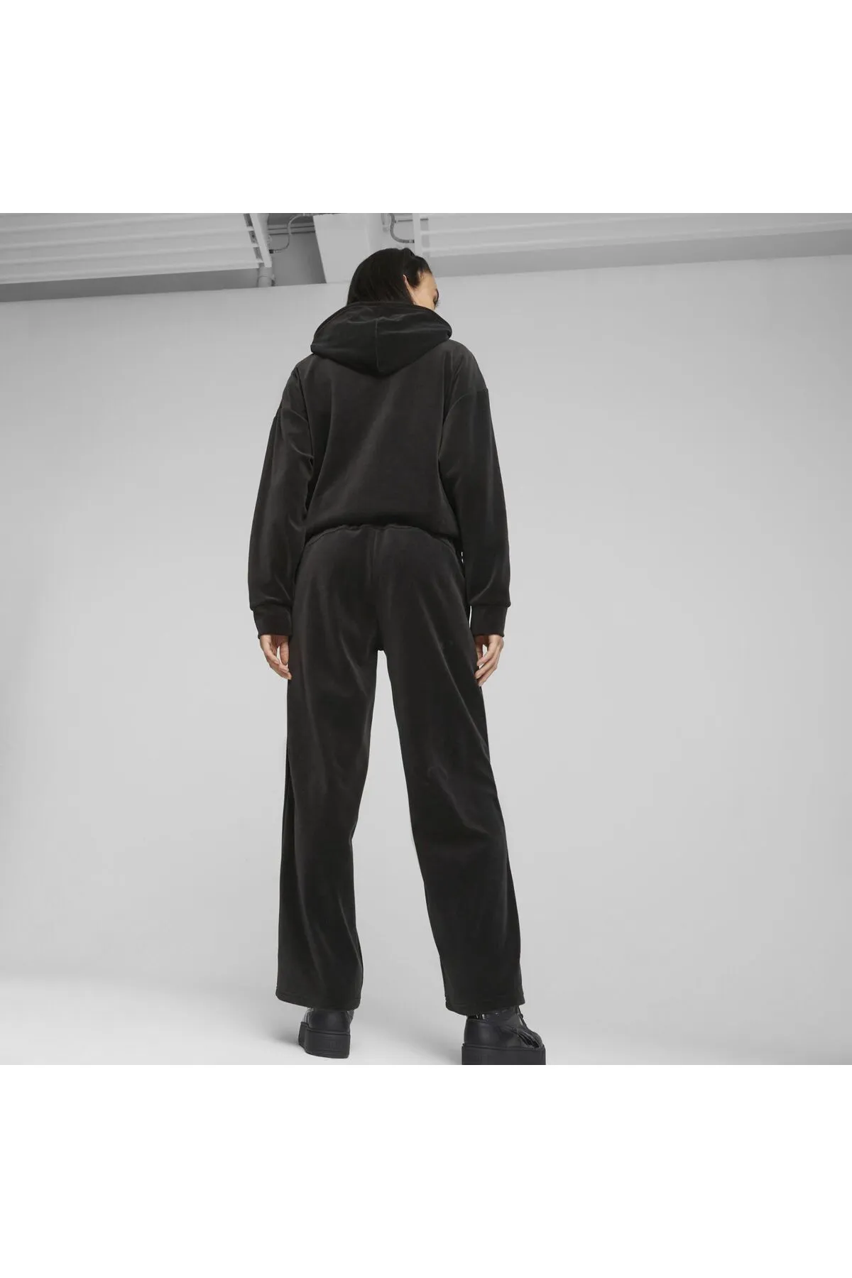 Puma  ESS ELEVATED Velours Jogginghose für Damen-Schwarz67599301