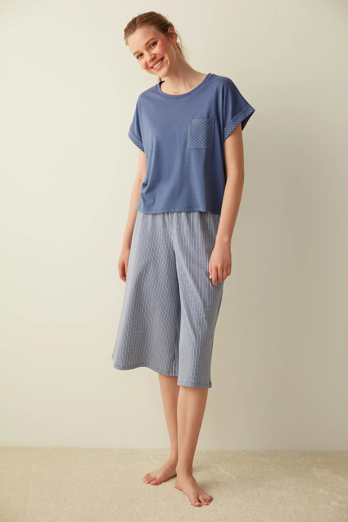 Penti  Marineblaues T-Shirt-Pyjamaoberteil mit gepunkteter Tasche