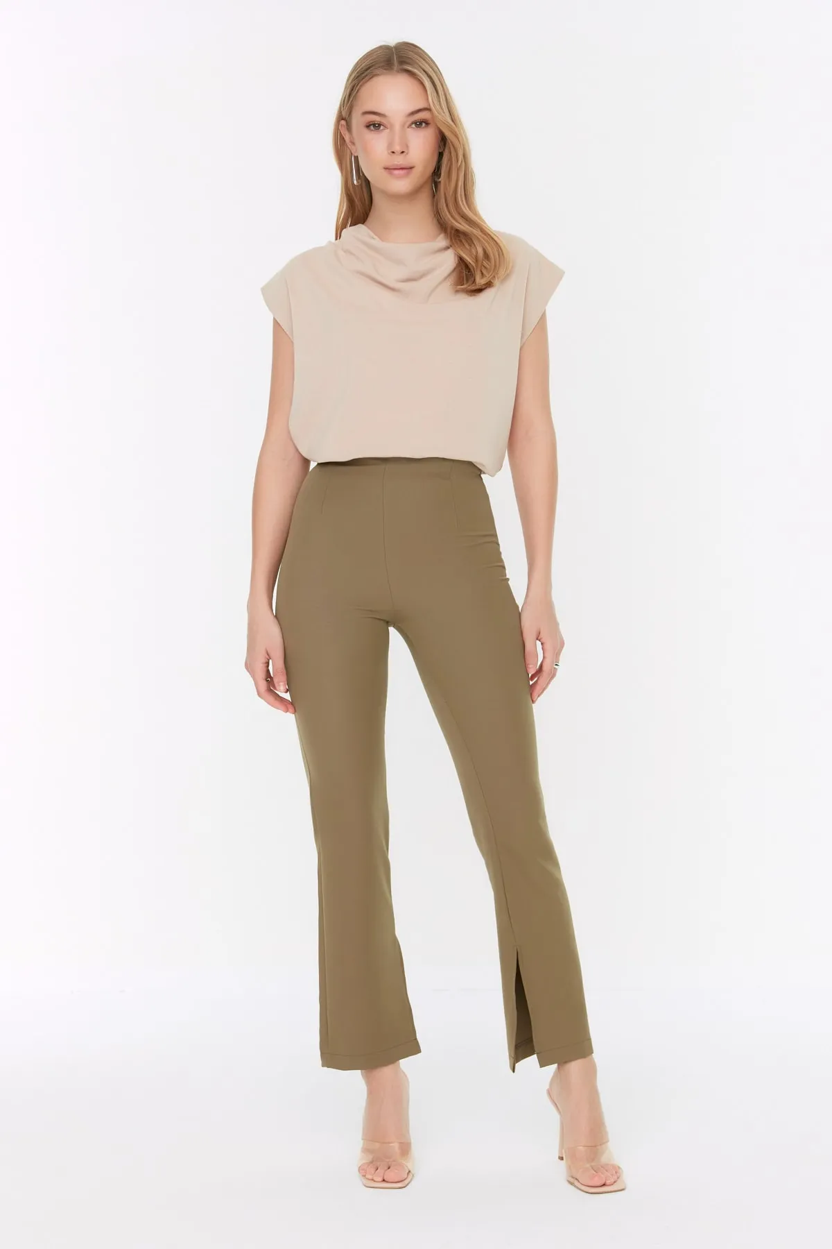 Trendyol Collection  Helle Khaki-Flare-Webhose mit hoher Taille TWOAW22PL0243