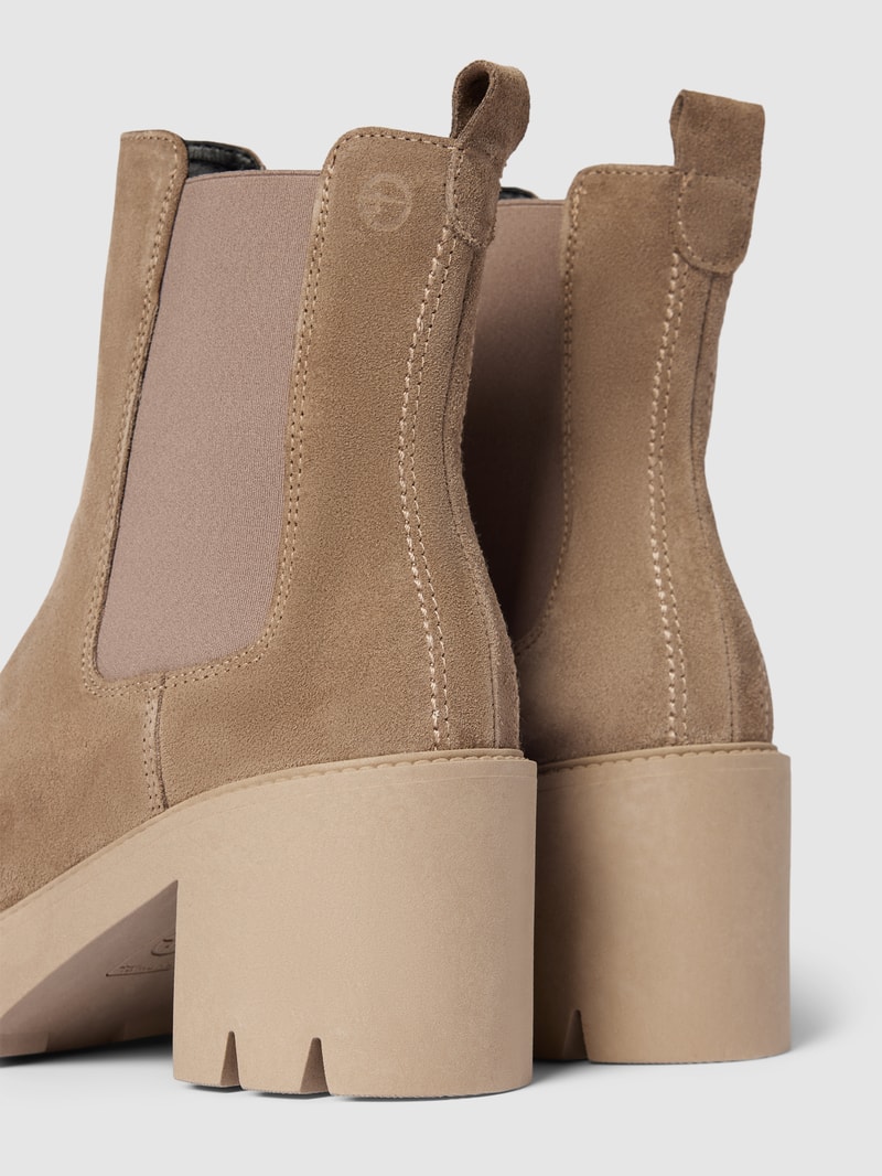 Stiefeletten mit Blockabsatz und profilierter Sohle in beige