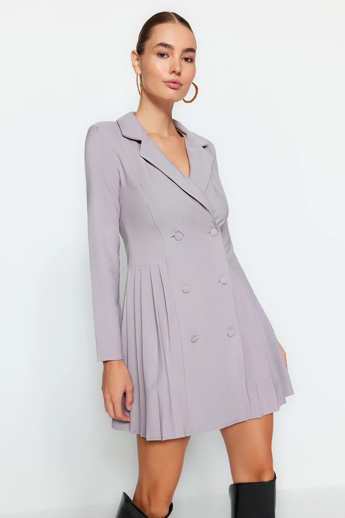 Trendyol Collection  Graues plissiertes Mini-Jackenkleid aus Webstoff TWOAW24EL00295