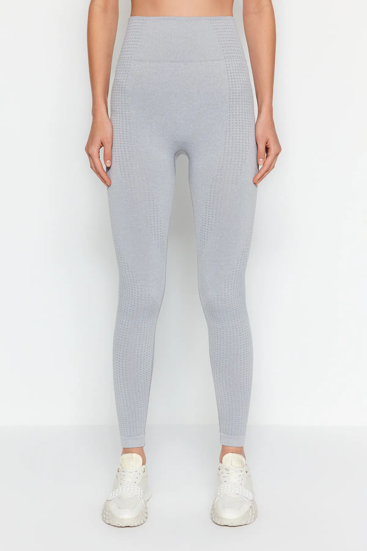 Trendyol Collection  Graue nahtlose/nahtlose gestrickte Sport-Leggings in voller Länge TWOSS21TY0024