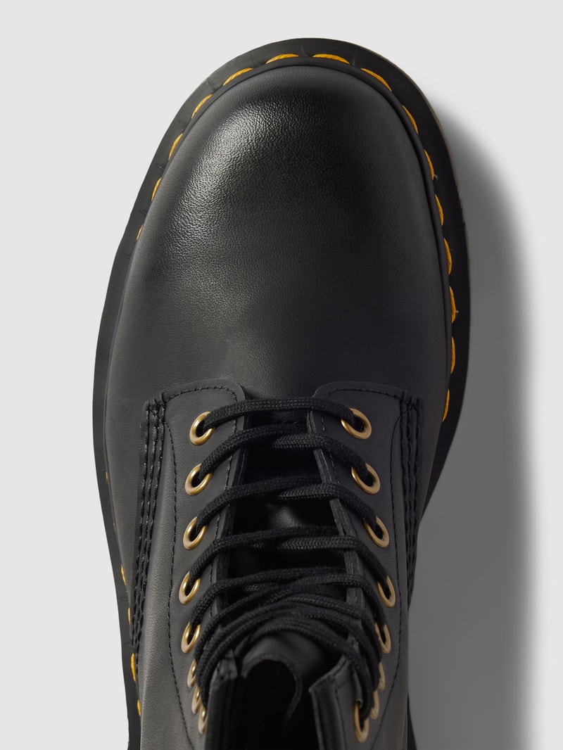 Stiefel mit Schnürverschluss Modell 'Vegan' in schwarz