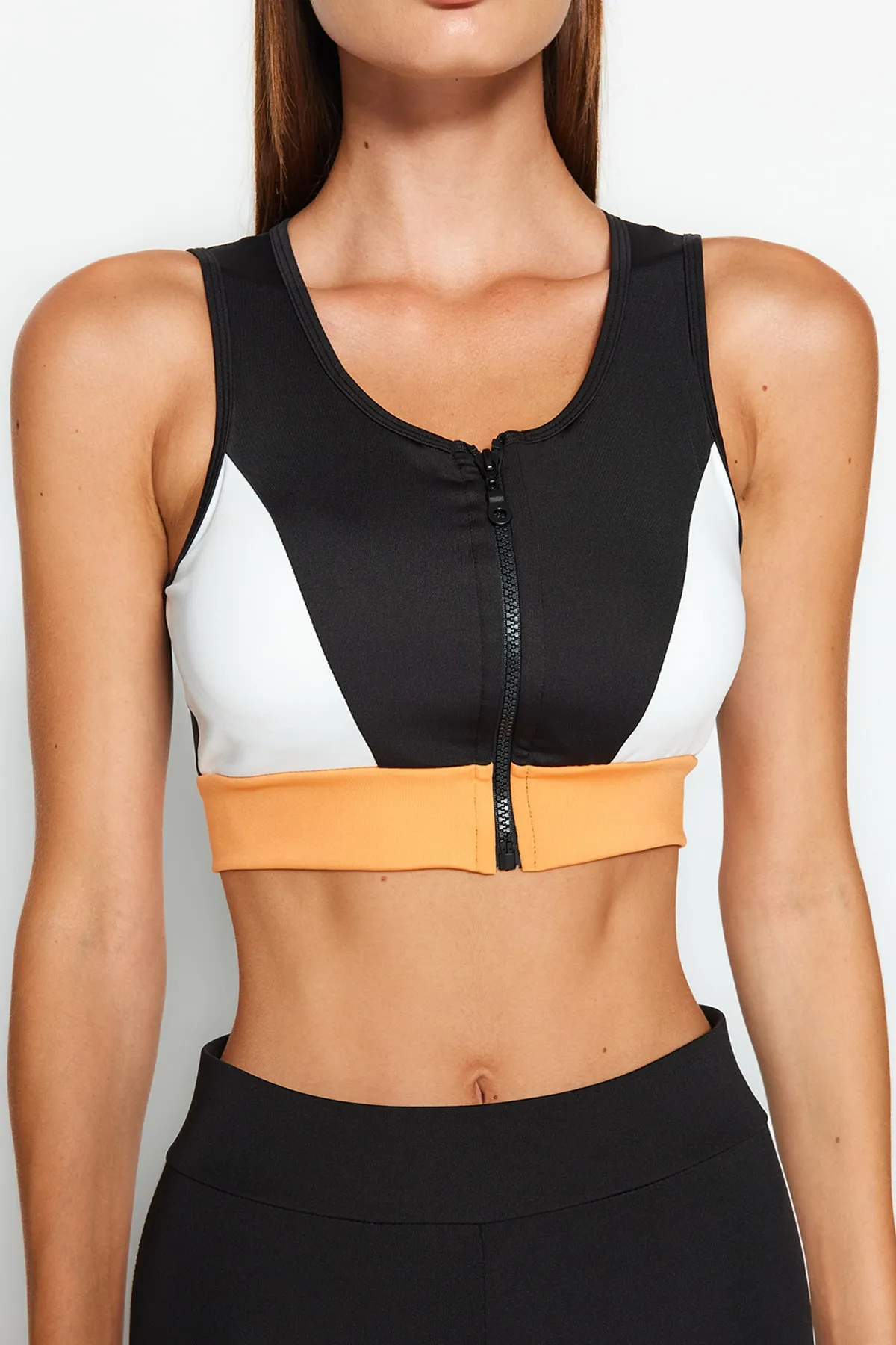 Trendyol Collection  Mehrfarbiger, farbblockierter, unterstützter/formender gestrickter Sport-BH mit Reißverschluss TWOAW21SS0005