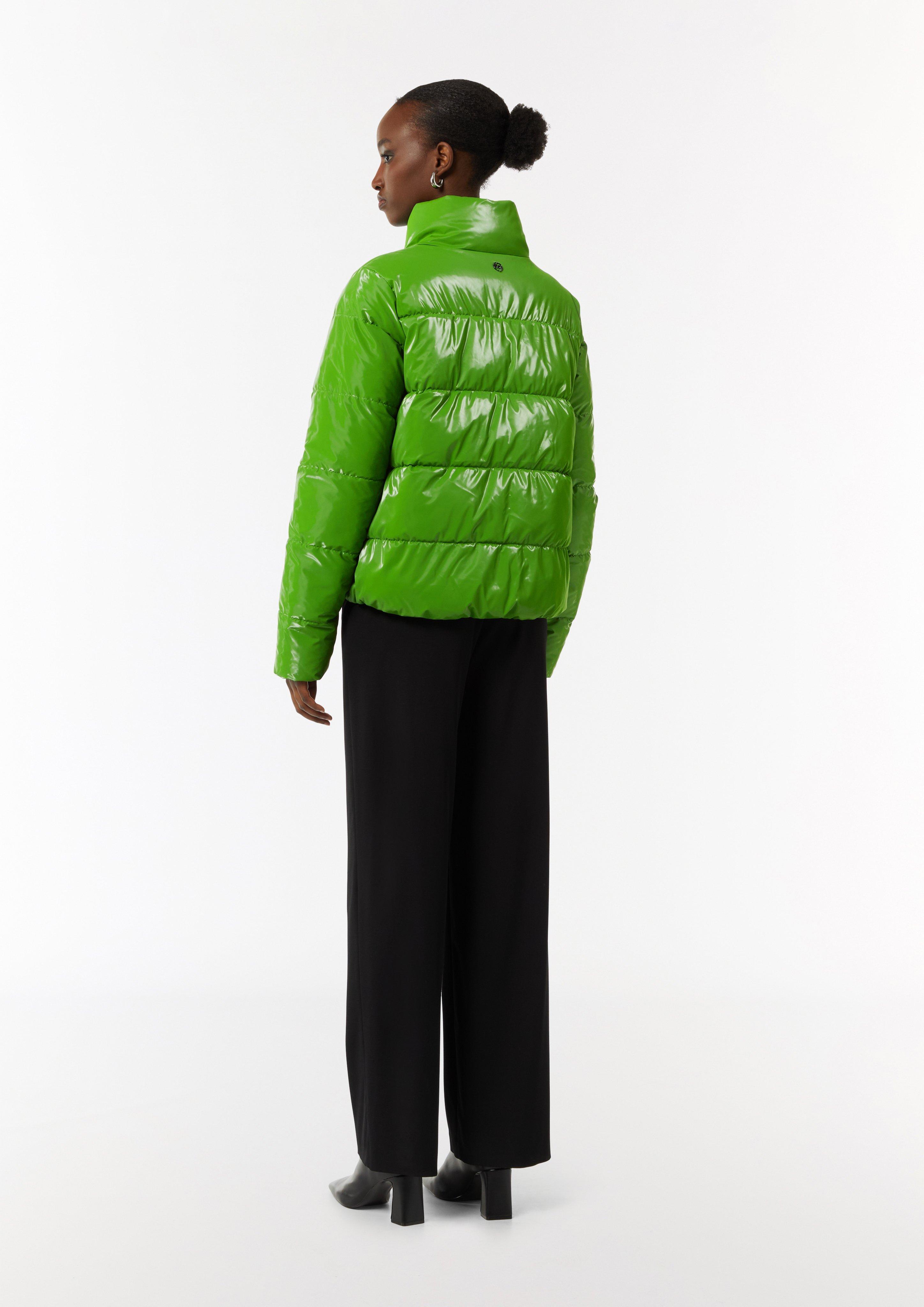 Glänzende Jacke mit Steppung - grün