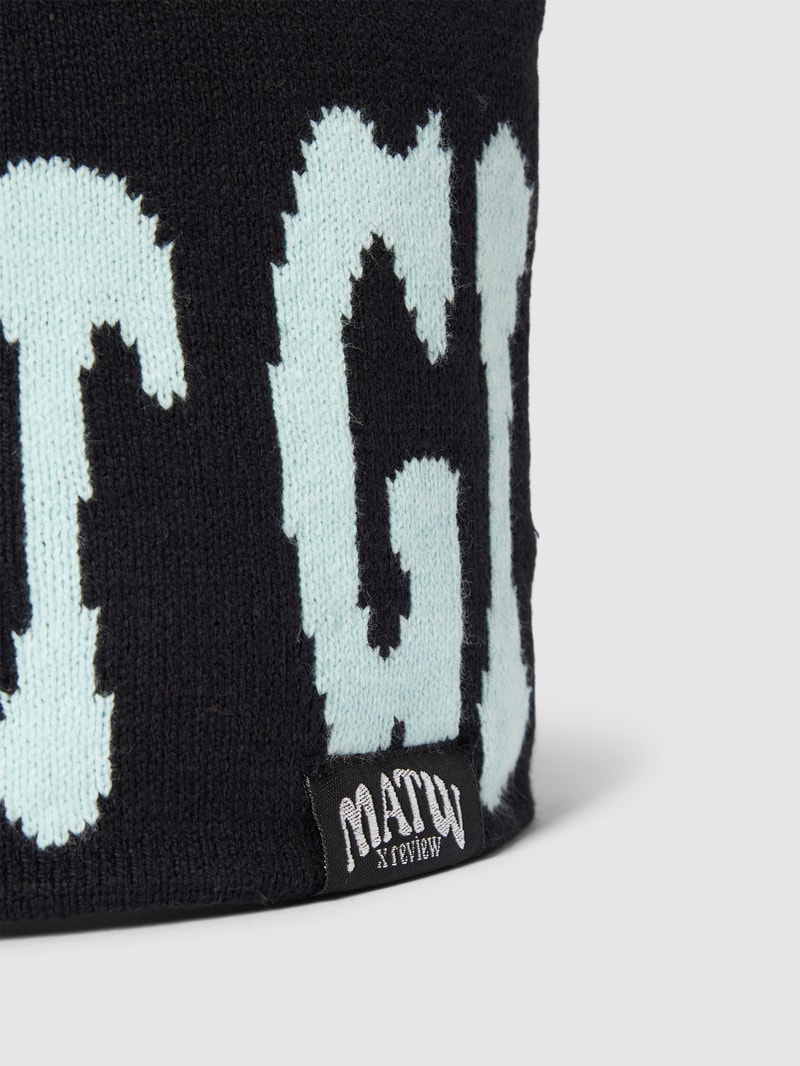 MATX x REVIEW - Beanie mit Label-Detail in schwarz