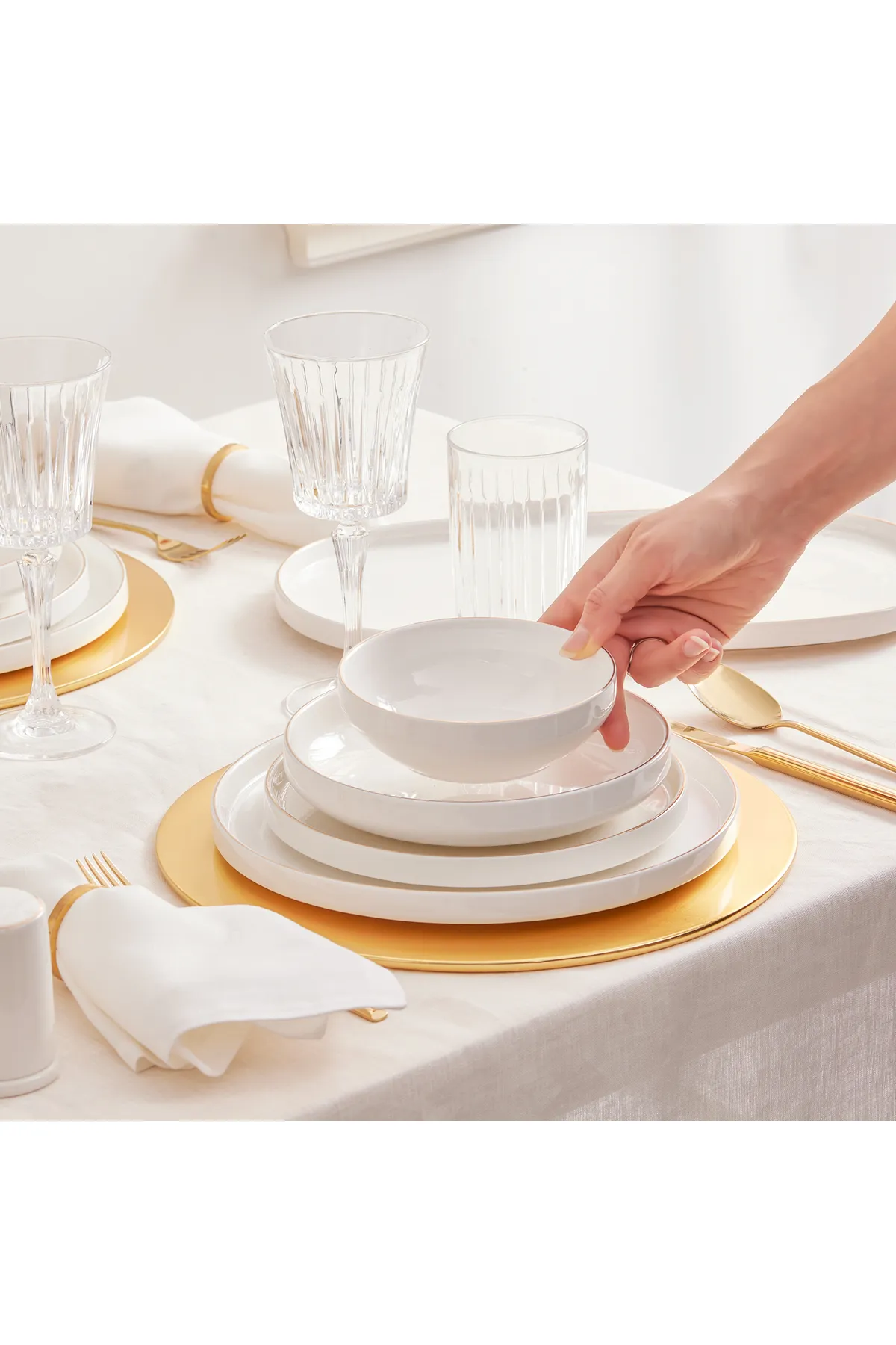 Karaca  Neu Saturn Gold 59-teiliges Streamline Porzellan Geschirrset für 12 Personen Set