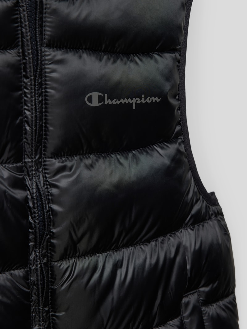 Steppweste mit Kapuze in schwarz