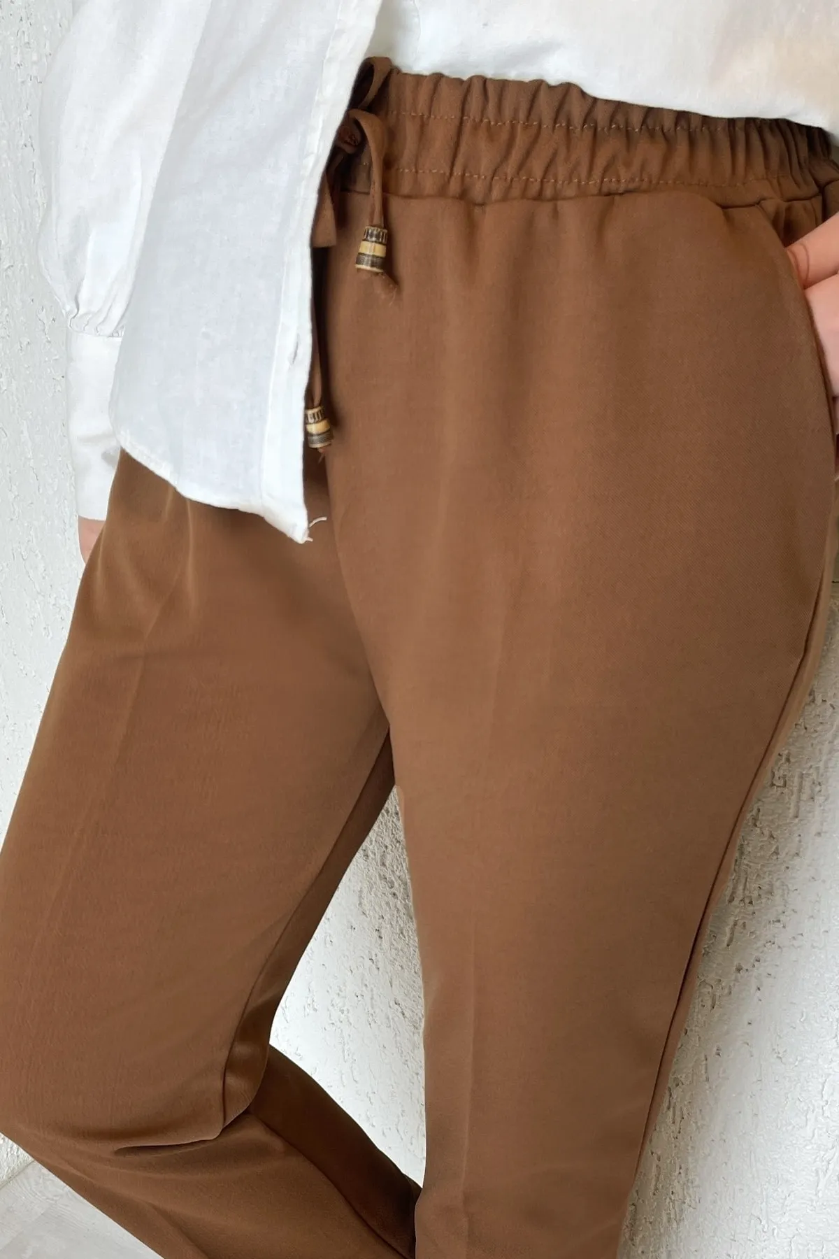 InStyle  Hose aus Lycra-Doppelgewebe mit elastischem Bund - Hellbraun