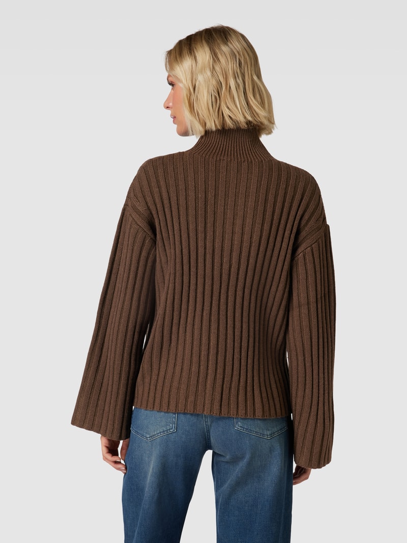 Strickpullover mit Trompetenärmel Modell 'Pory' in dunkelbraun