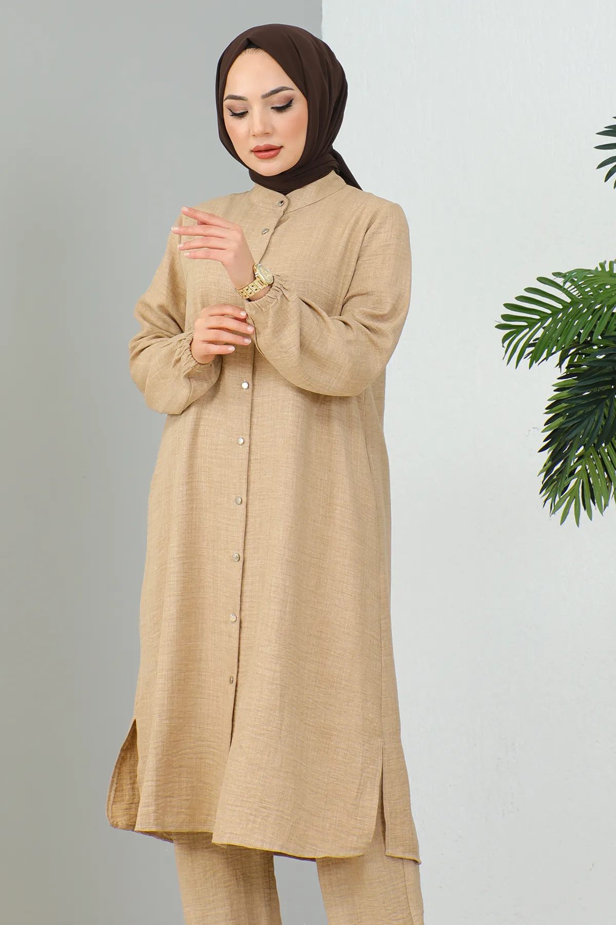 MODAQU  Set aus Tunika und Hose mit Richterkragen in Beige