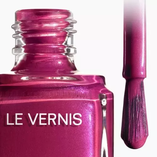 LE VERNIS Long-lasting colour and shine nail polish