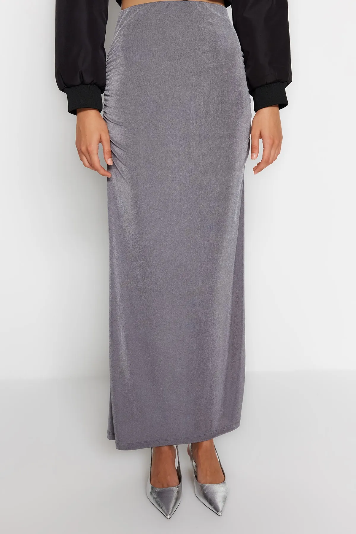 Trendyol Collection  Grauer drapierter Maxi-Strickrock mit hochwertiger glänzender Oberfläche und weicher Textur TWOAW24ET00090