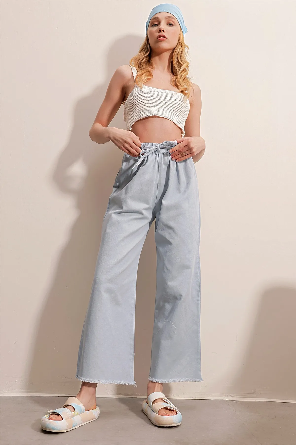 Trend Alaçatı Stili  Eisblaue Palazzo-Jeanshose mit hoher Taille und Quasten für Damen ALC-X8930