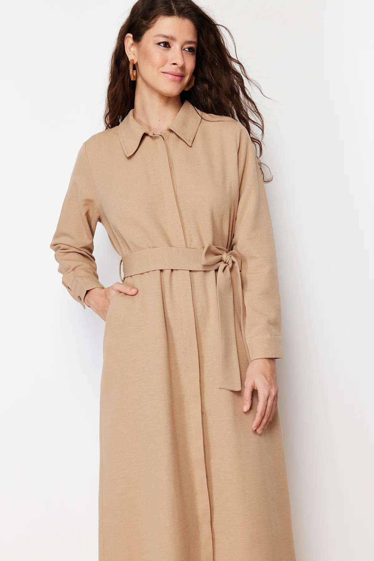 Trendyol Modest  Hellbeiges gewebtes Kleid in Leinenoptik TCTSS24EB00114