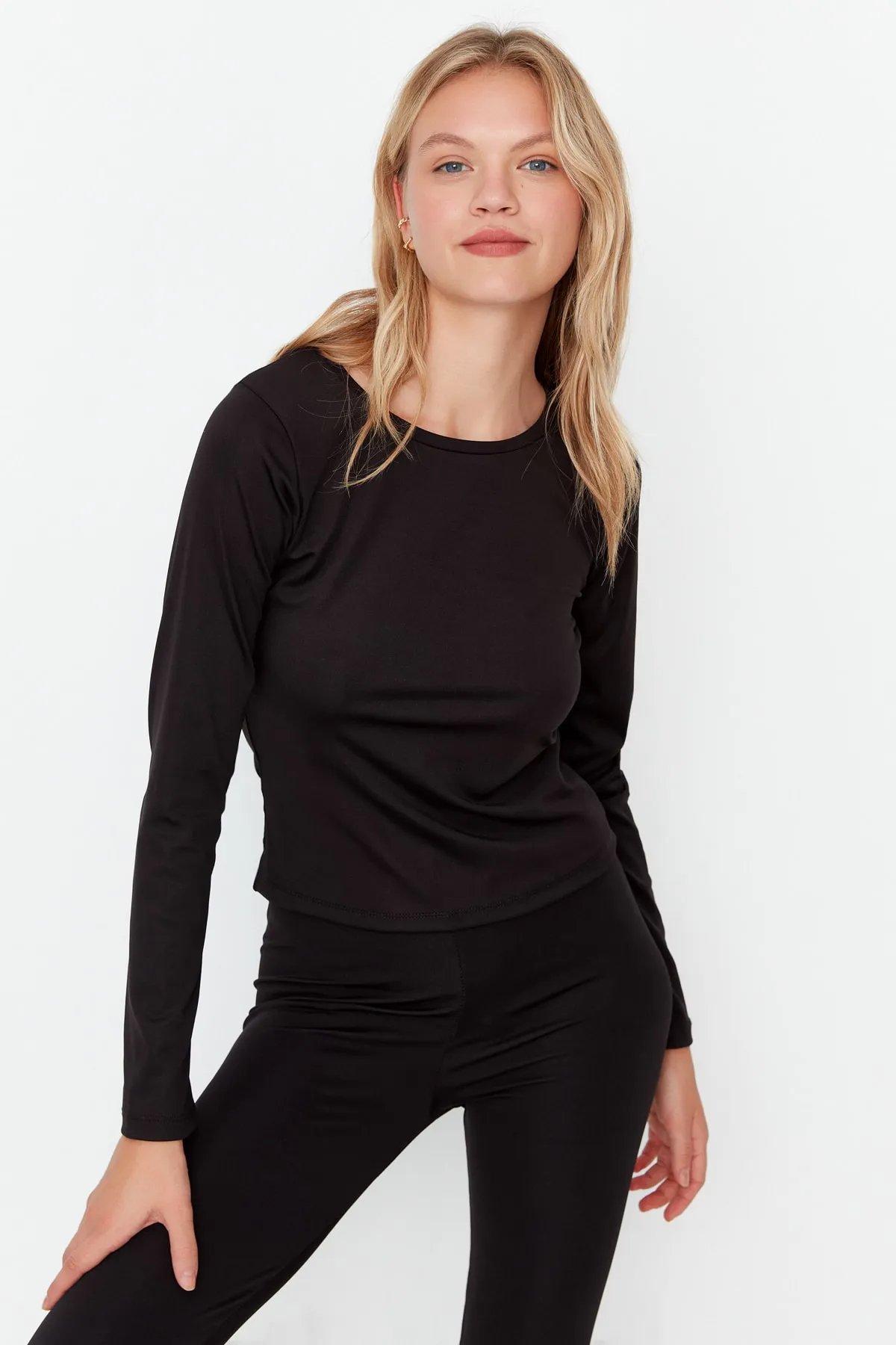 Trendyol Collection  Schwarzes Scuba-Strick-Unterteil-Oberteil THMAW23AU00070