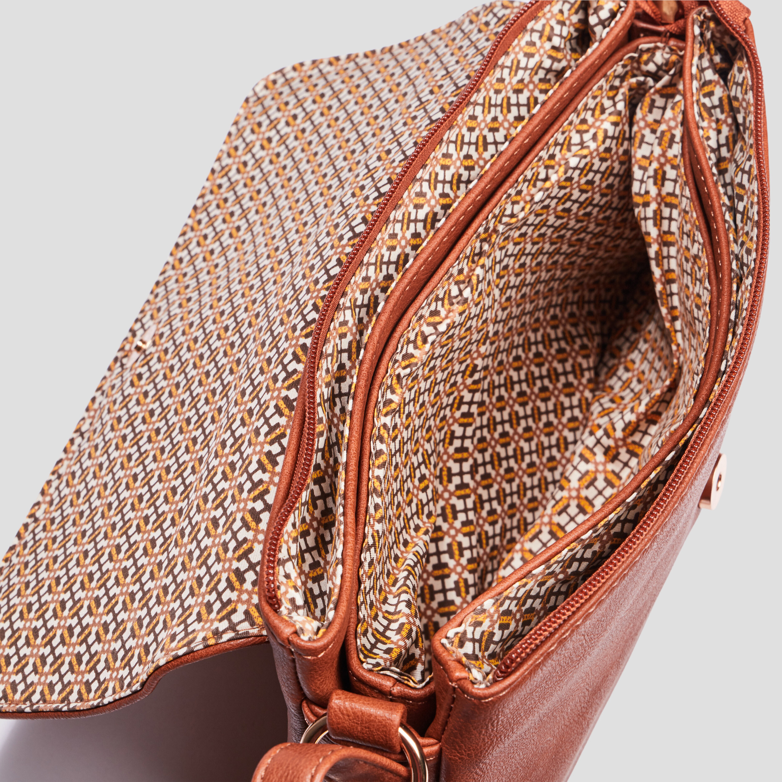 Sac bandoulière à rabat rectangulaire camel femme | La Halle