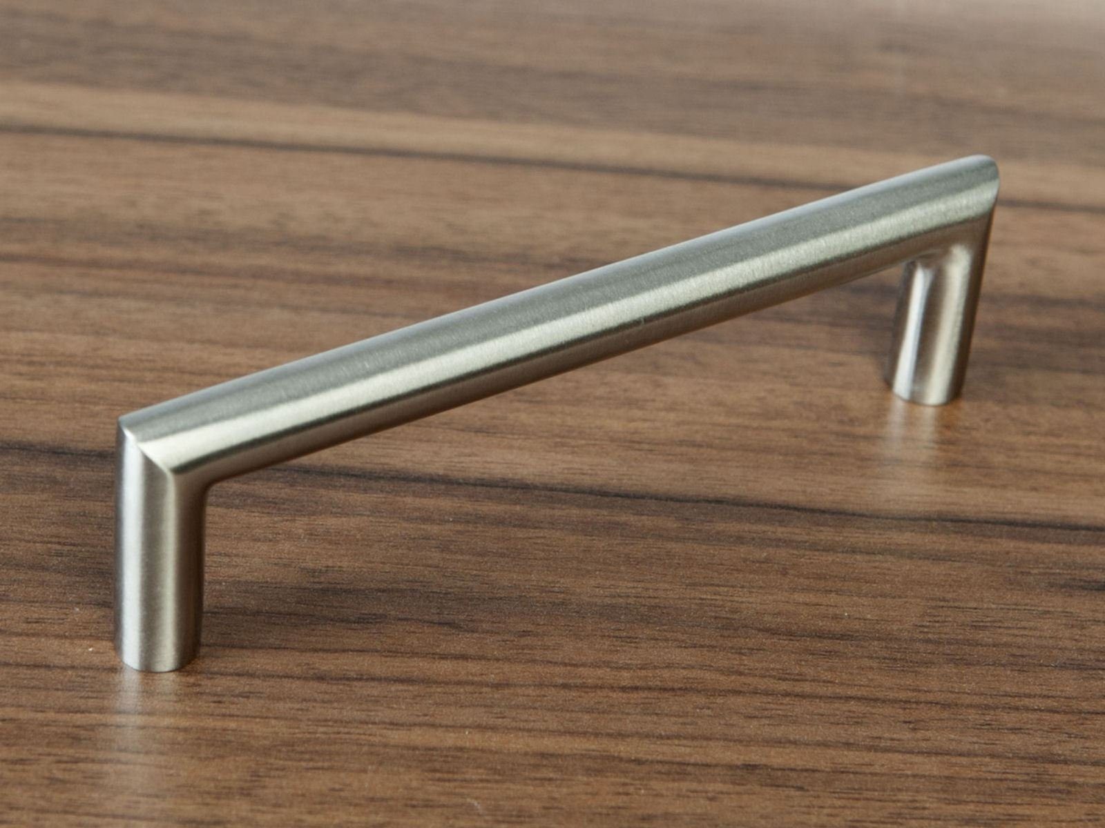 SO-TECH® Möbelgriff Stangengriff E11 echt Edelstahl BA 96 - 560 mm, Griff Schrankgriff Schubladengriff - incl. Schrauben