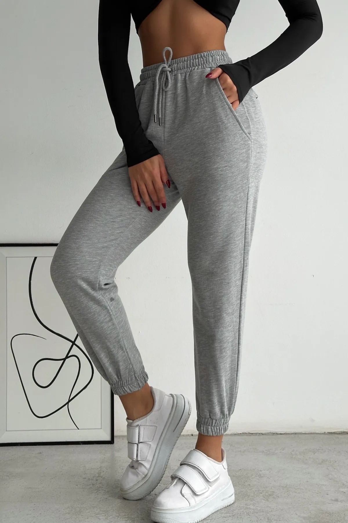 FEMELLE  Taschen-Jogginghose mit elastischem Bund und Beinen