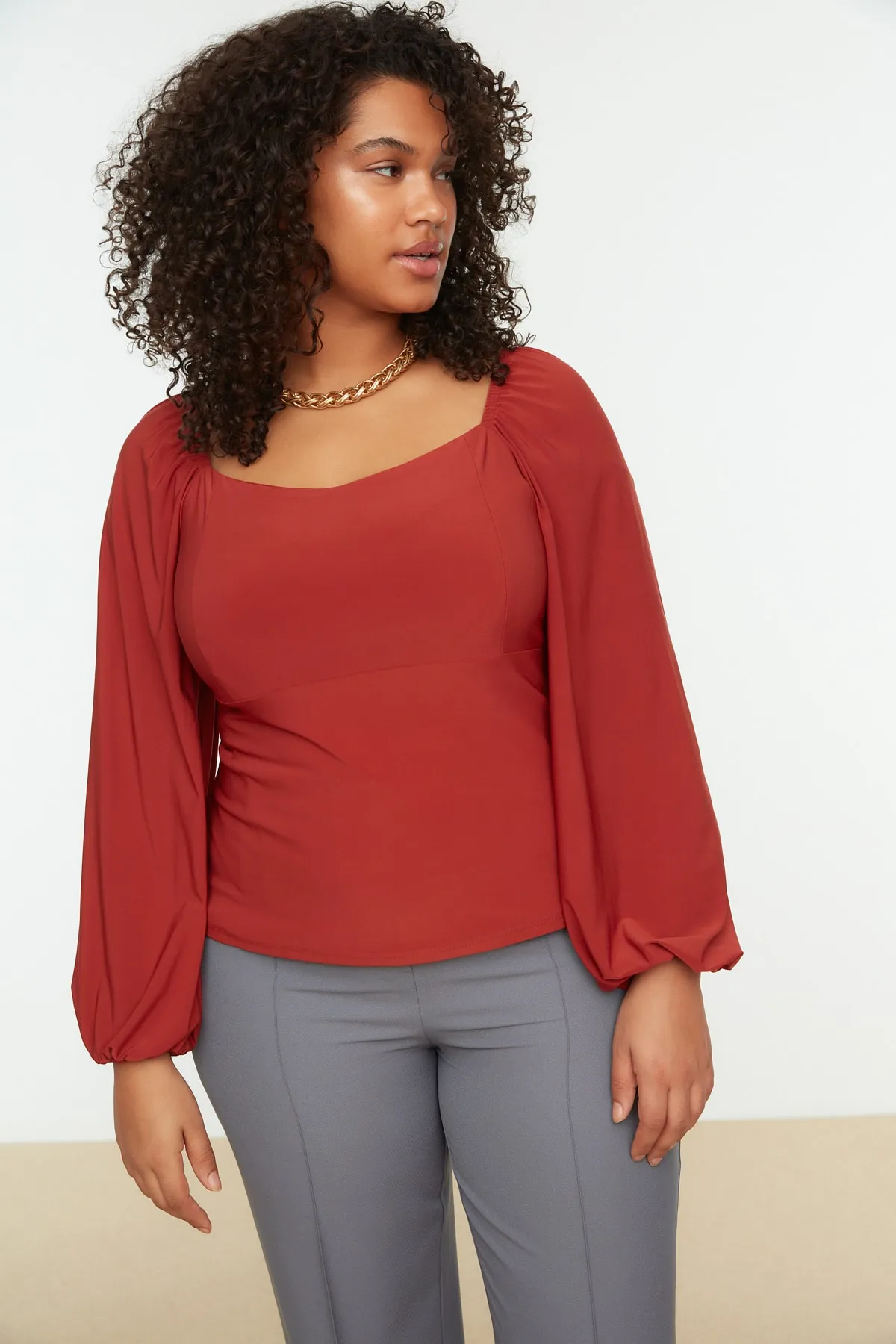 Trendyol Curve  Geflieste Strickbluse mit quadratischem Kragen TBBSS22BZ0372