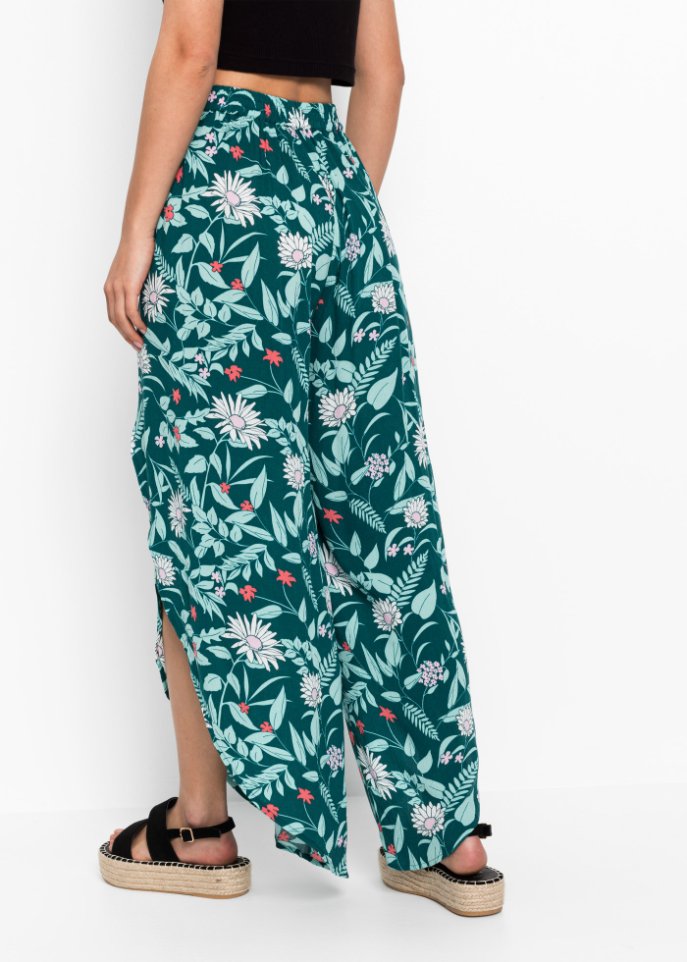 Hose mit Schlitz