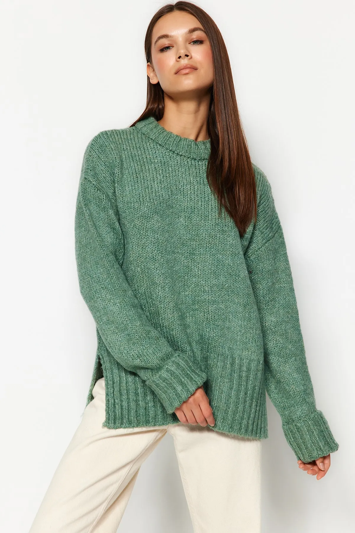 Trendyol Collection  Mintgrüner, weicher, strukturierter, dicker Strickpullover mit Rundhalsausschnitt TWOAW24KZ00281