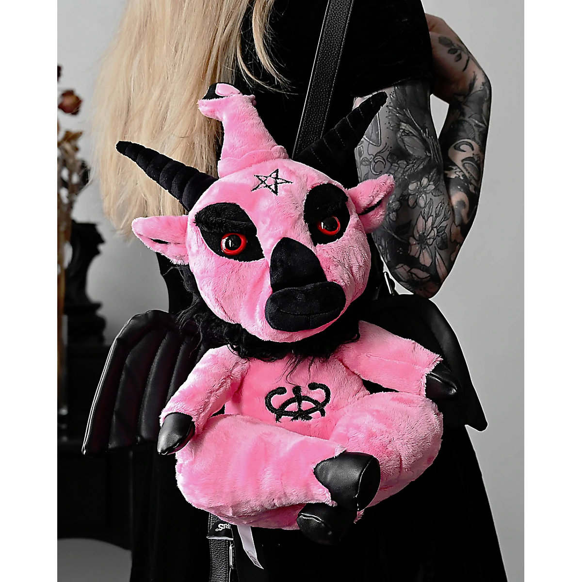 Dark Lord Rucksack Bubblegum von KILLSTAR Dekoobjekte