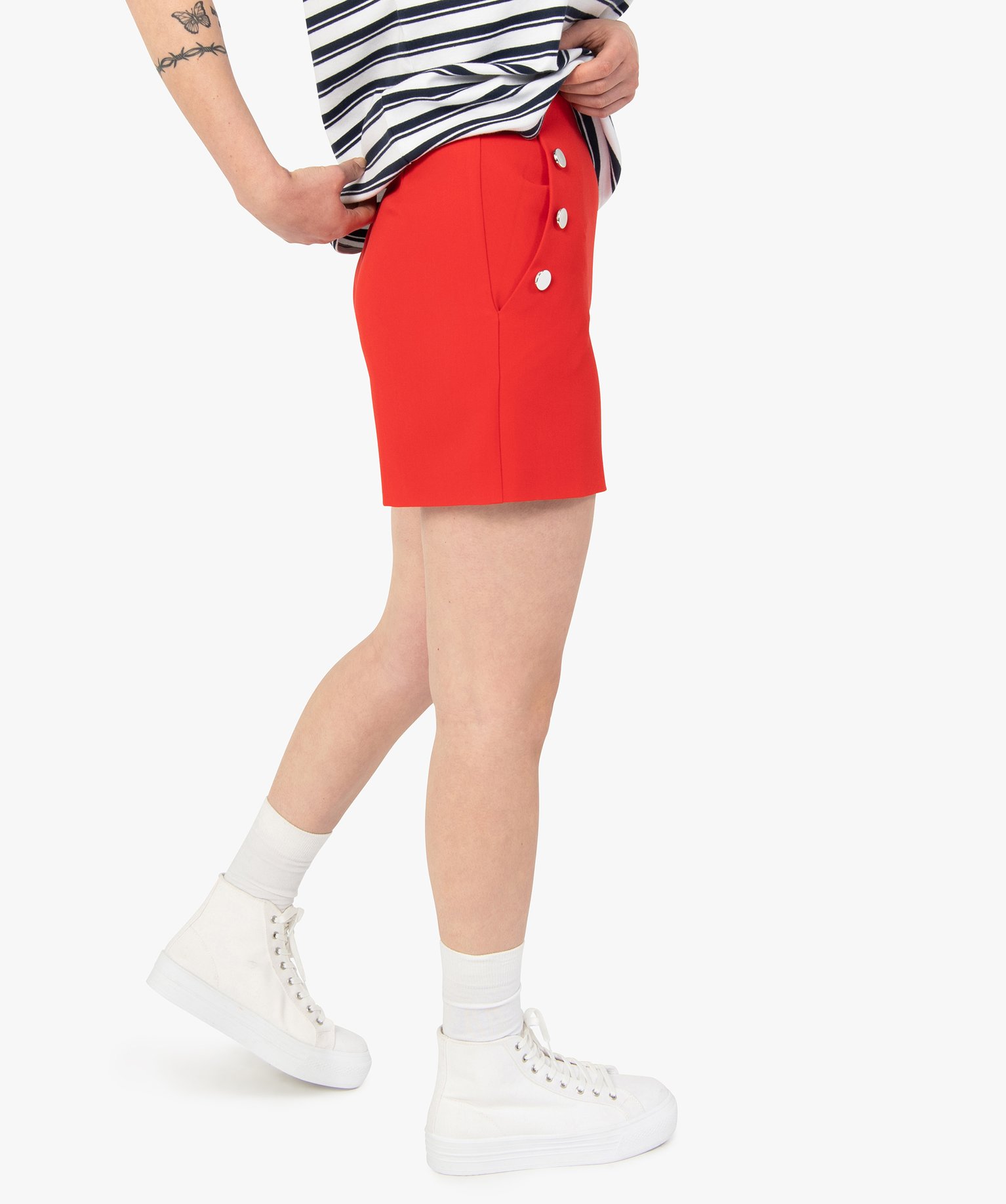 Short femme taille haute avec boutons sur les ctés rouge | GEMO