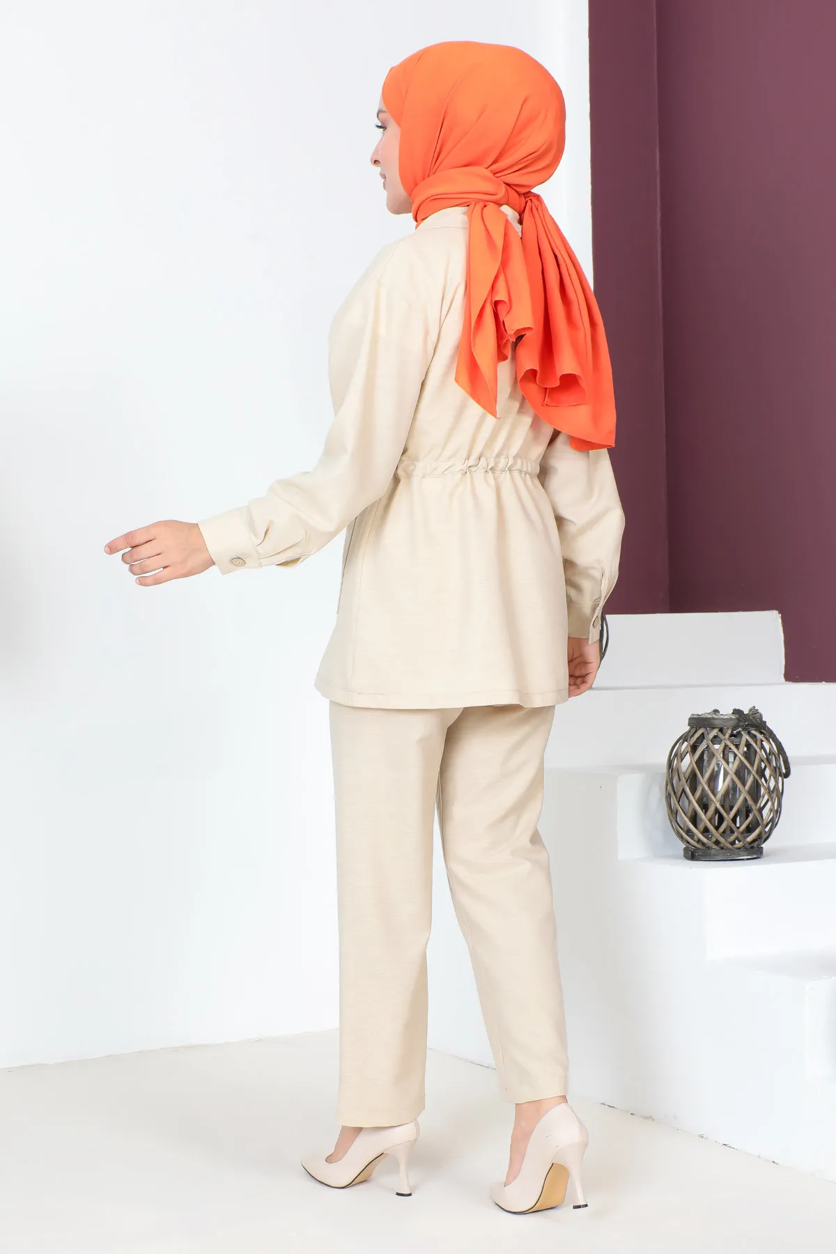 Tesettür Dünyası  Doppelter Anzug mit Bindegürtel TSD230708 Beige