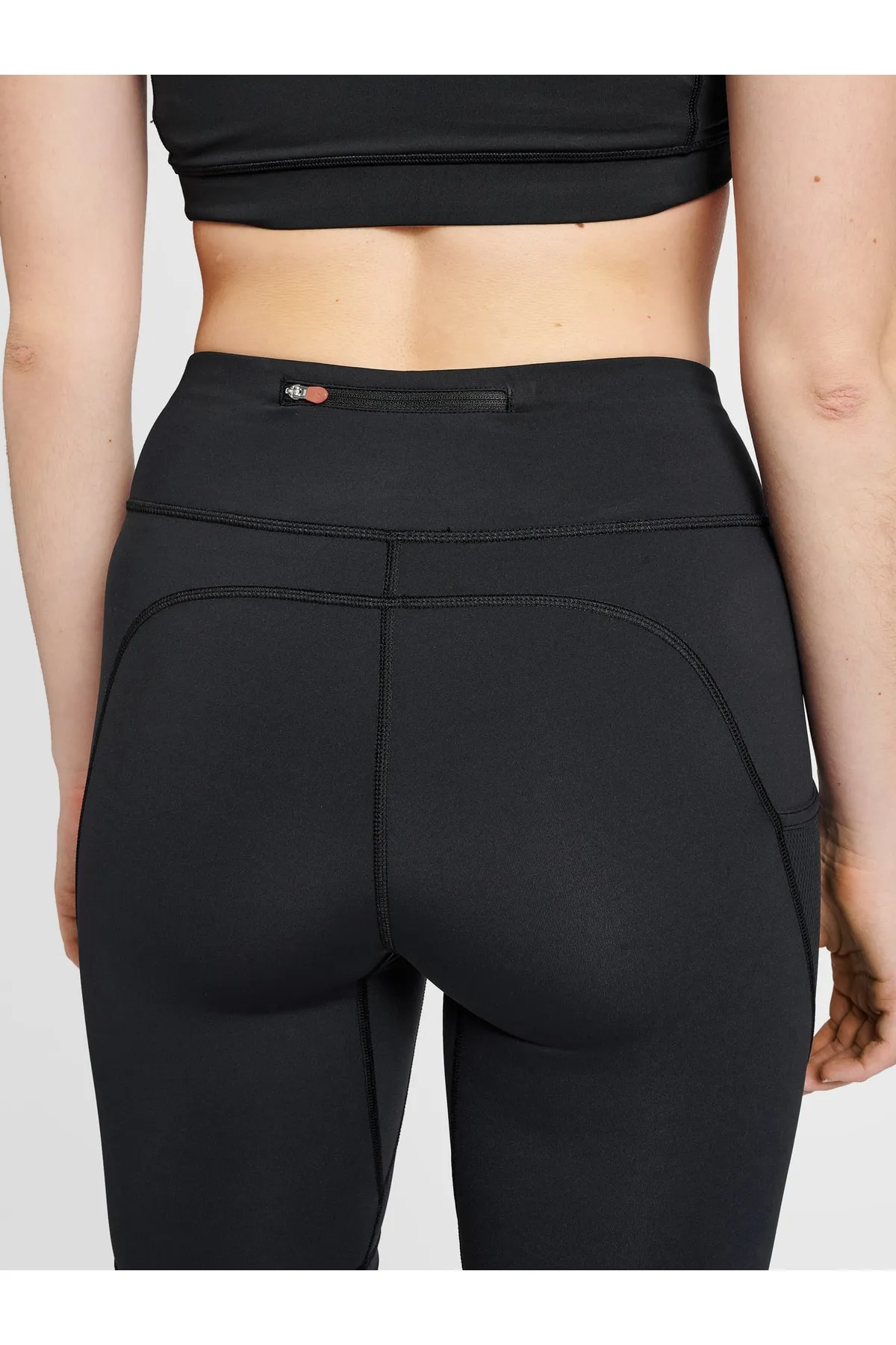 NEWLİNE  Kurze Sporthose - Schwarz - Mittlerer Bund