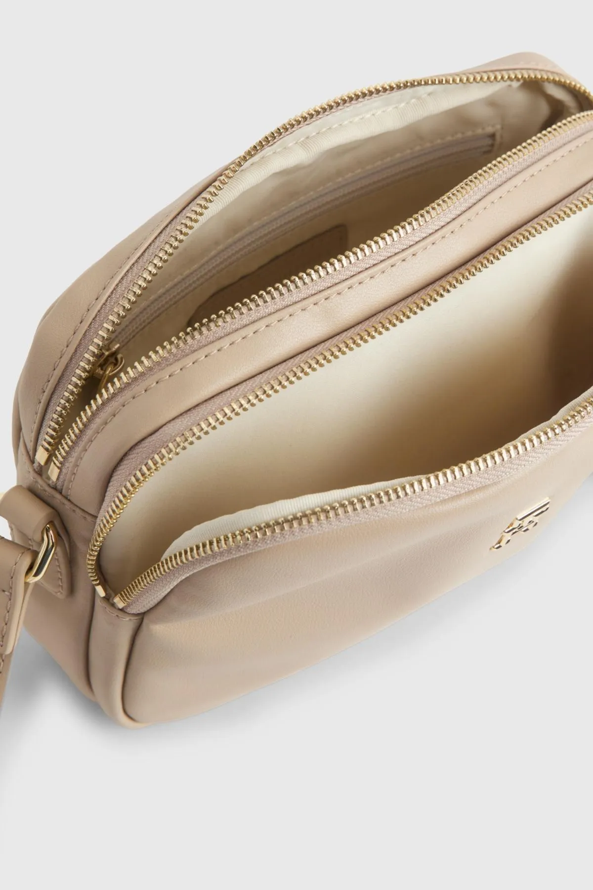Tommy Hilfiger  Beige Damen-Umhängetasche mit Markenlogo und verstellbarem Schultergurt, stilvoller Look und für den täglichen Gebrauch geeignet