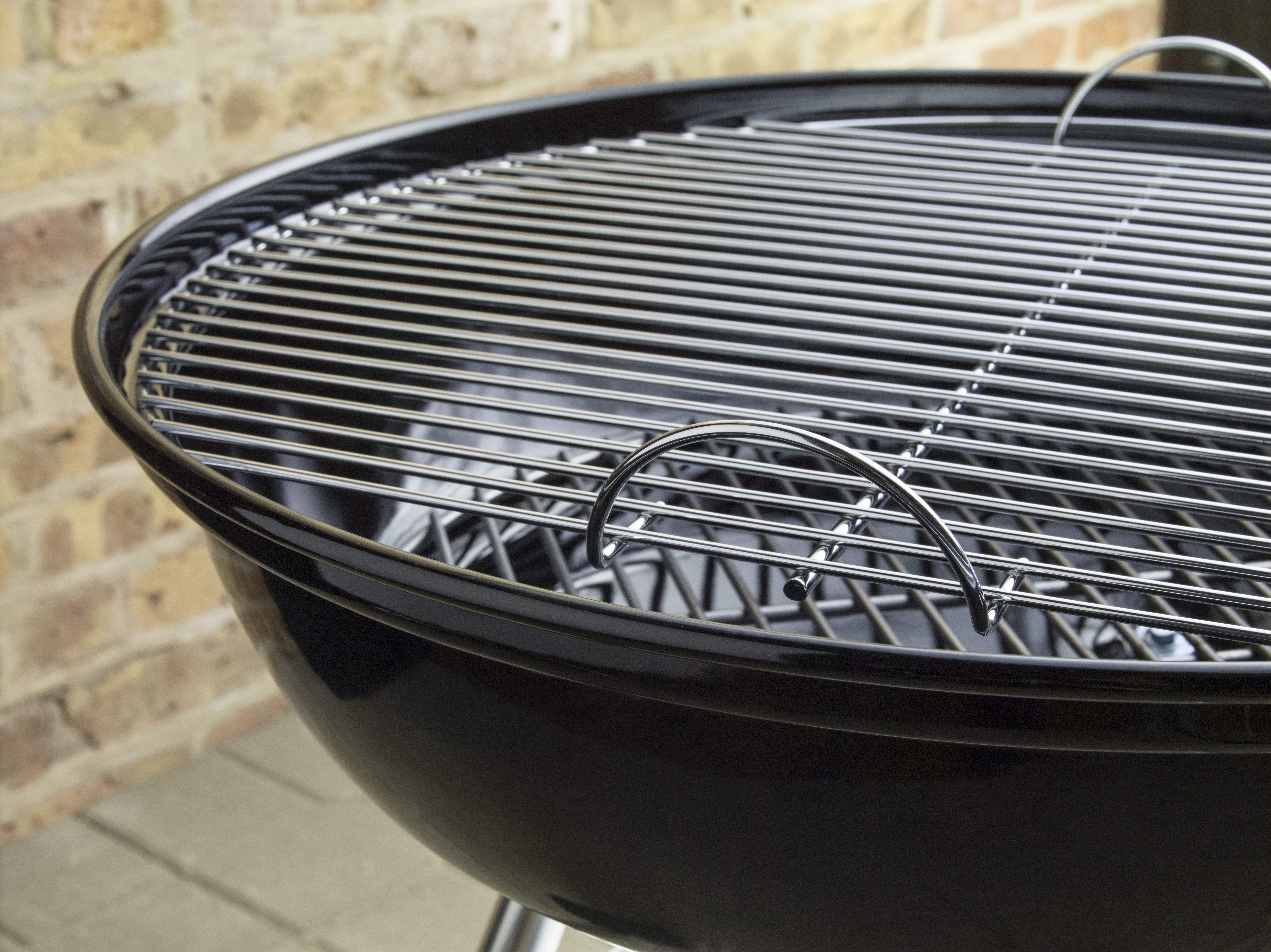 Weber Compact Kettle Ø 47 cm Holzkohlegrill