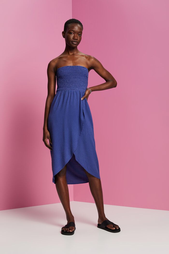 Gesmoktes Schlauchkleid in Midilänge