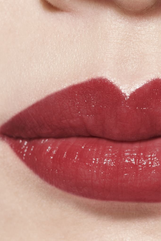CHANEL ROUGE COCO BAUME DER GETÖNTE UND FEUCHTIGKEITSSPENDENDE BALSAM, DESSEN FARBINTENSITÄT SICH GANZ INDIVIDUELL ANPASSEN