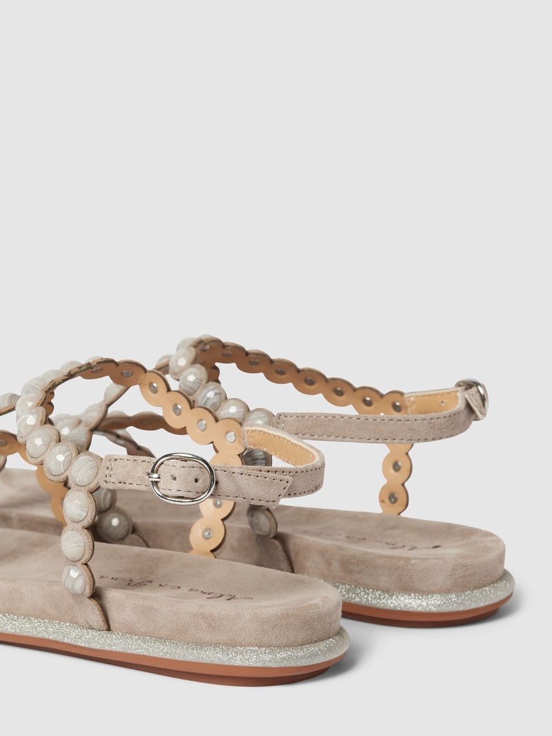 Sandalen aus Leder mit Ziersteinbesatz in taupe