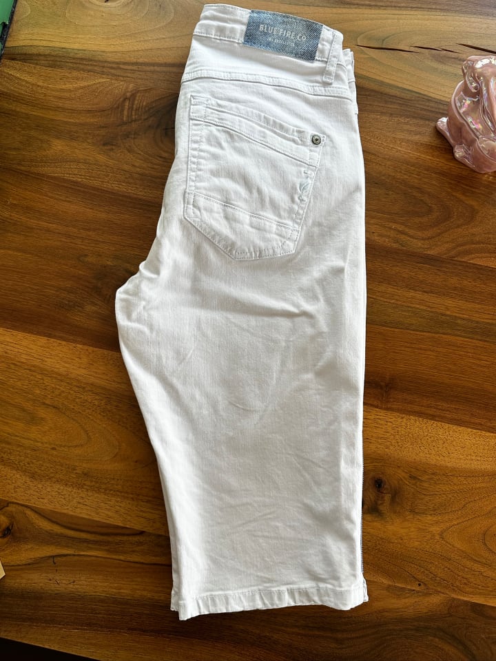 Blue Fire Bermudas in Weiß günstig kaufen W30