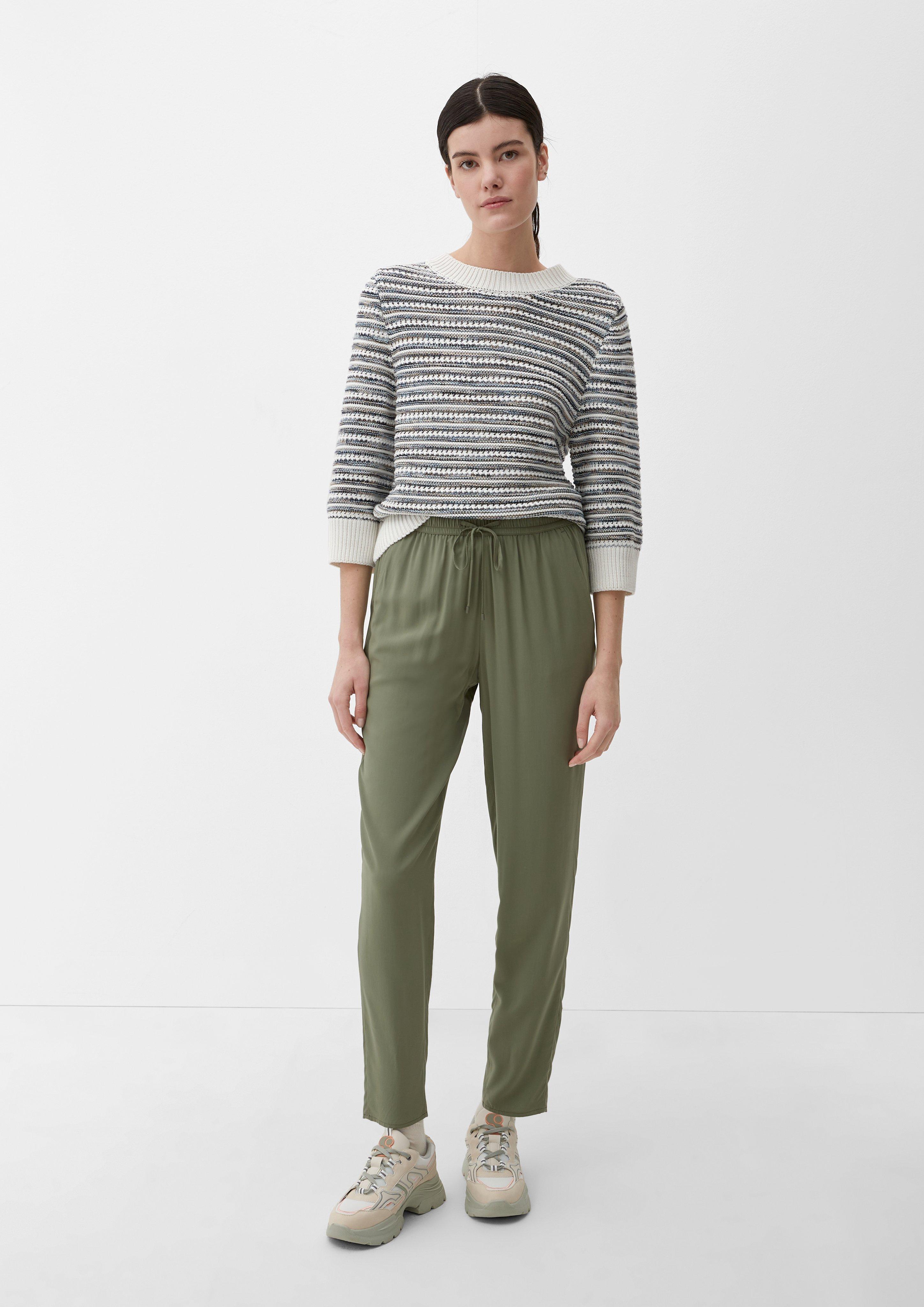 Relaxed: Hose aus reiner Viskose  2132619-7928