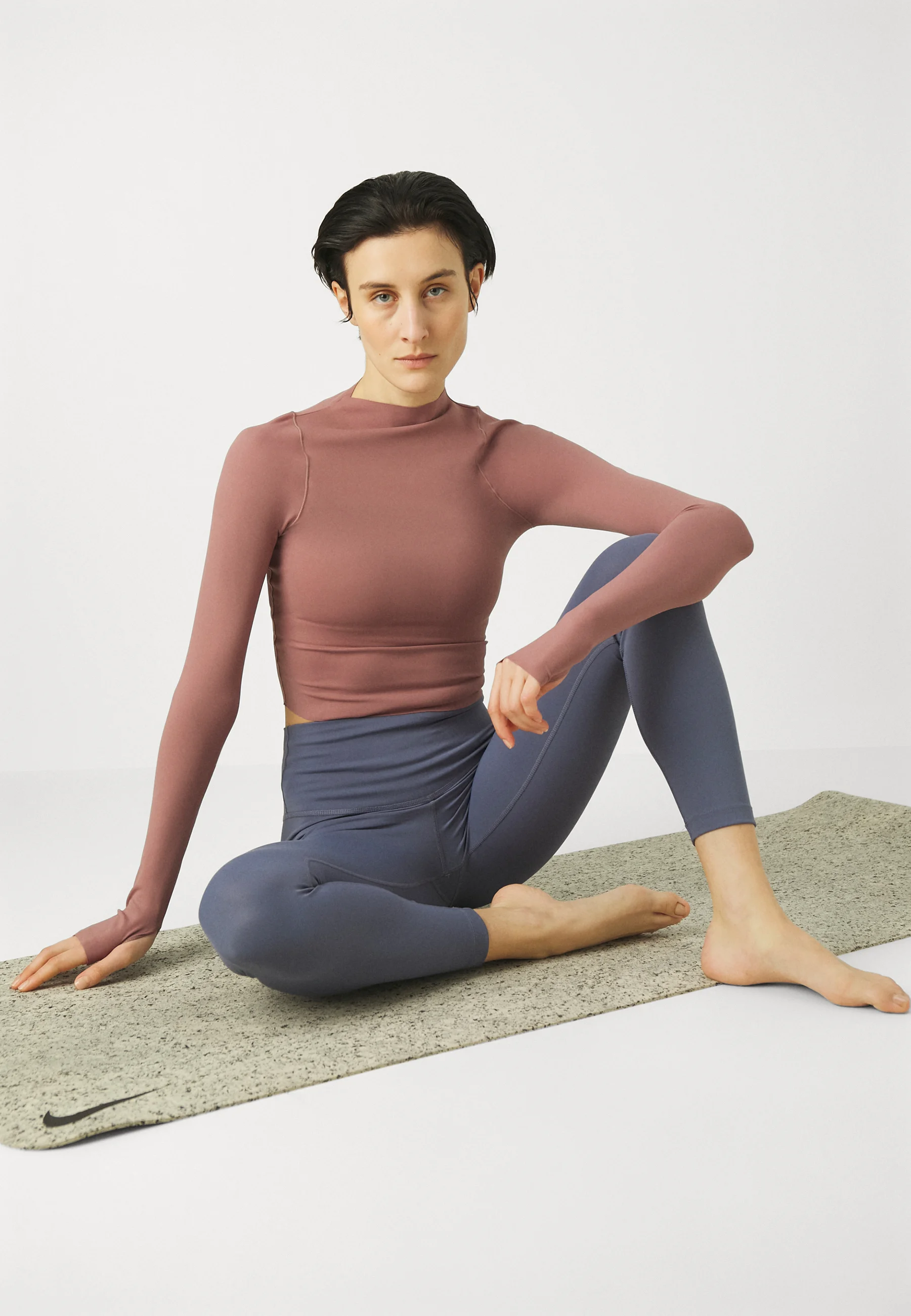 Nike Performance ZENVY - Camiseta de manga larga DRI-FIT para mujer