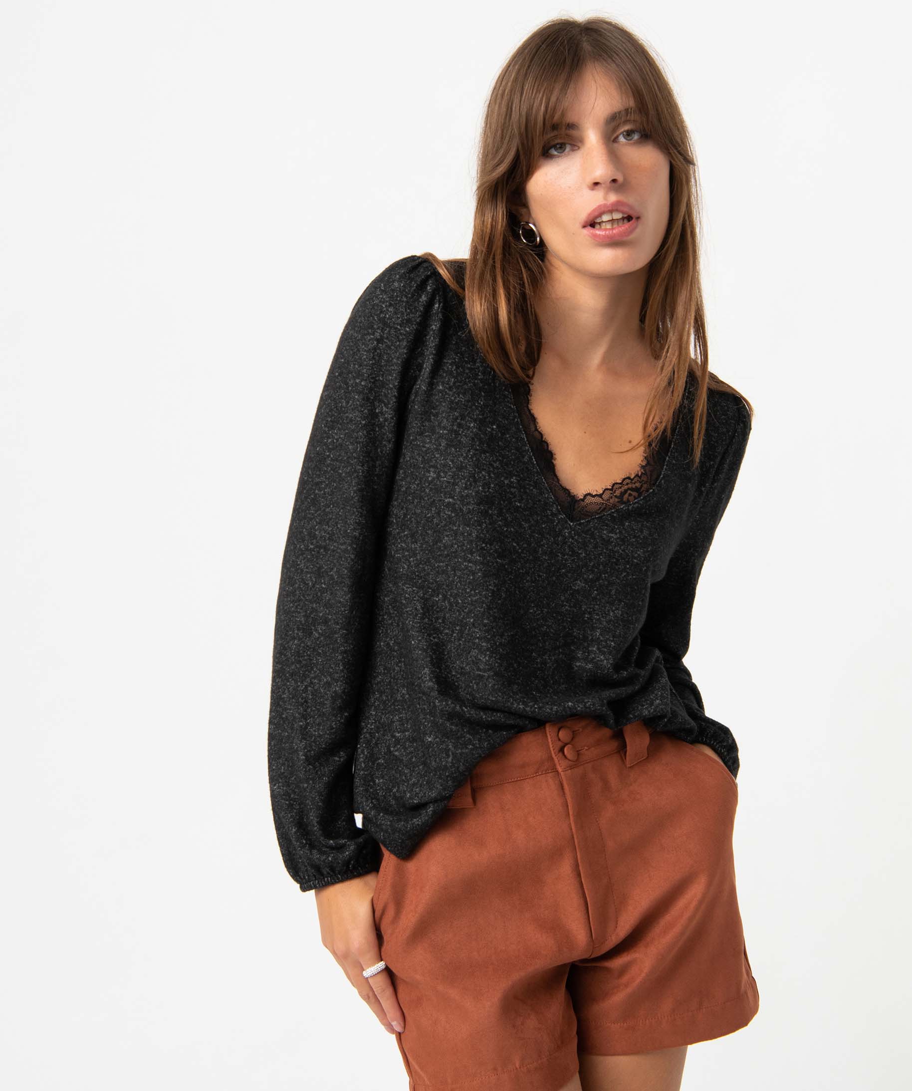 Pull femme en maille douce à col V en dentelle noir | GEMO