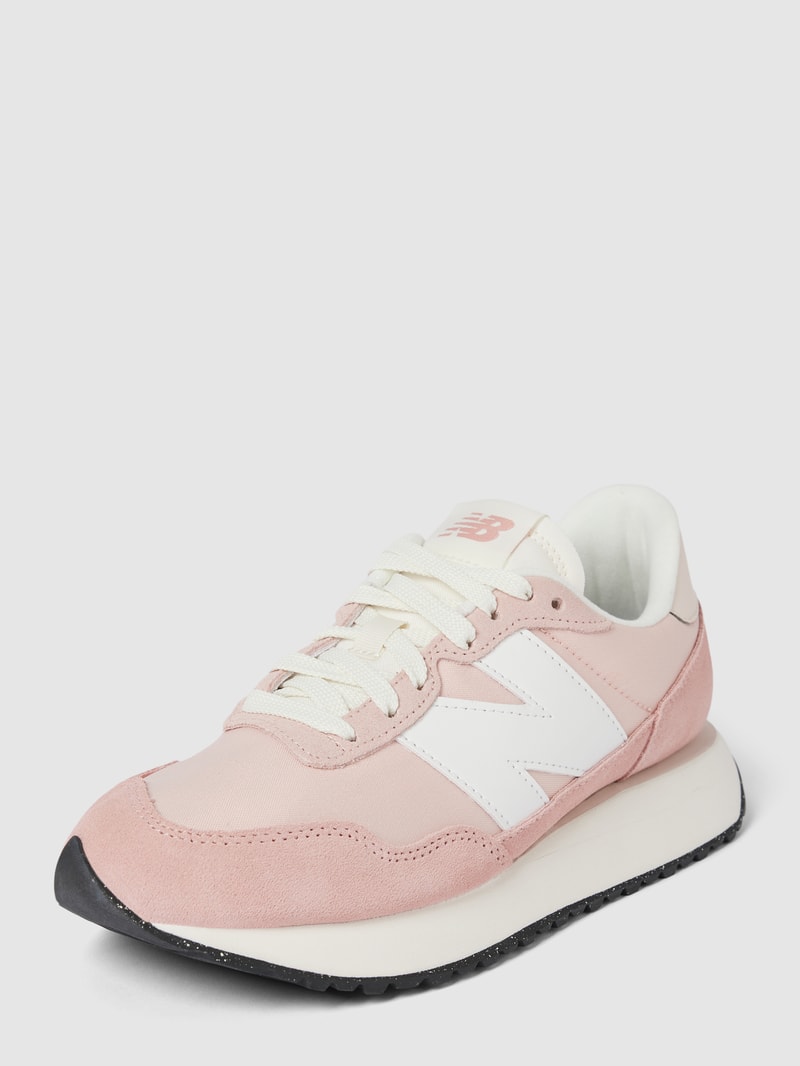 Sneaker mit Label-Detail in hellrosa