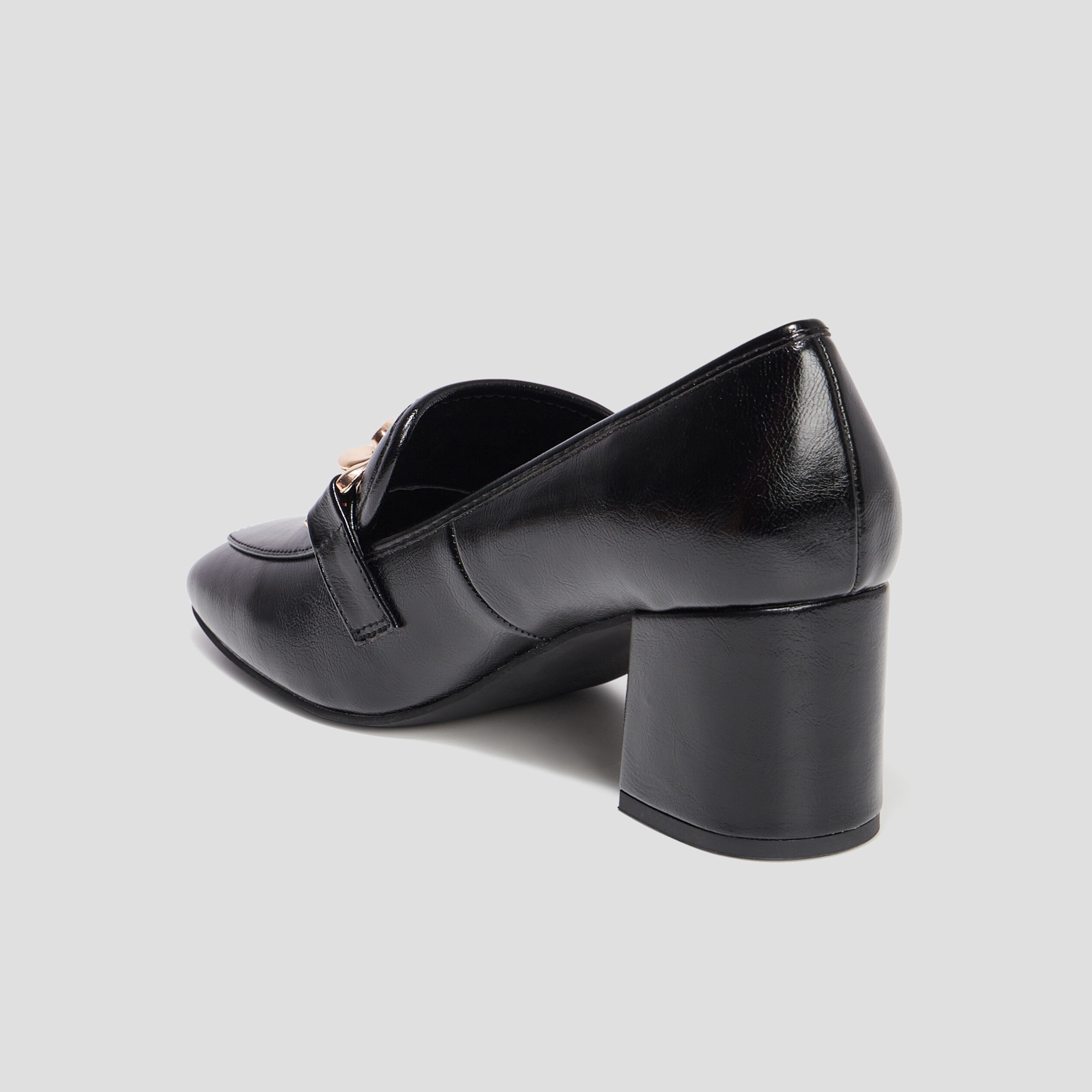 Loafers à talons détails chaînes Liberto noir femme | La Halle