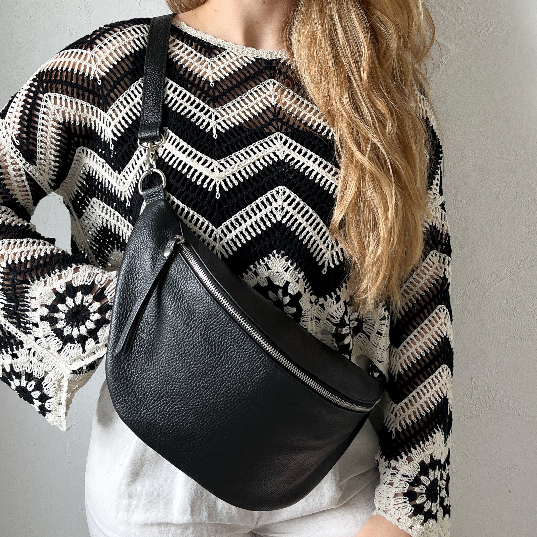 lePelou Bauchtasche LARA, echt Leder, made in Italy, abnehmbarer Umhängeriemen, silbernes Metall