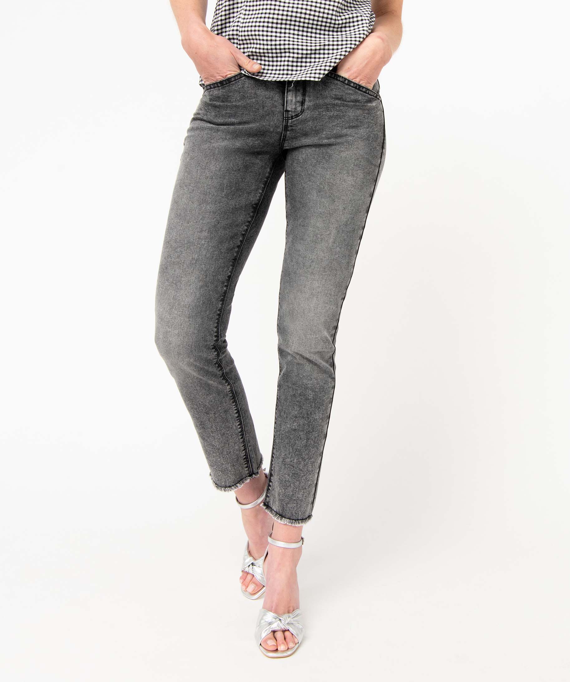 Jean femme coupe Slim avec franges dans le bas - Complices noir | GEMO