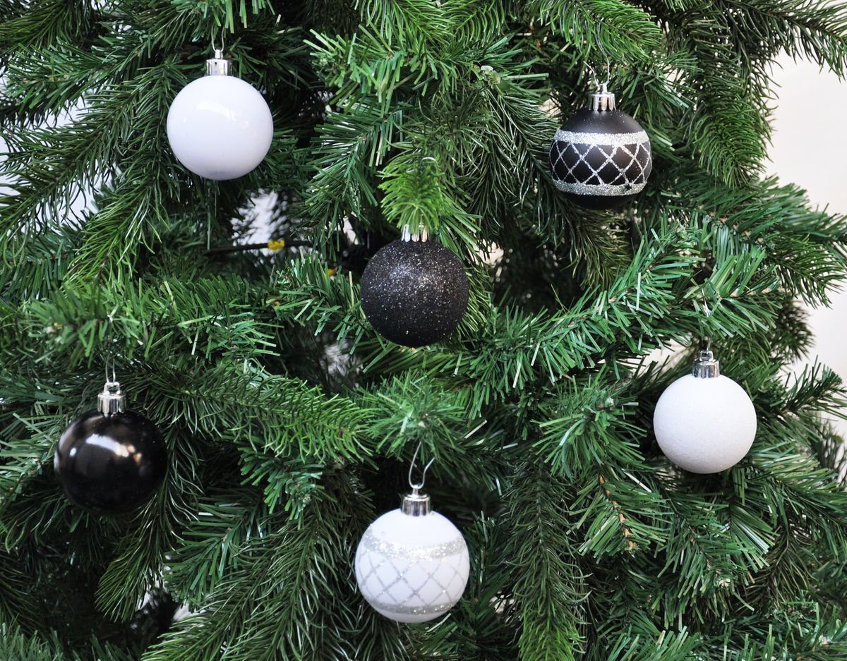 JACK Christbaumschmuck JACK 64x Kunststoff Christbaumkugeln Ø6cm + Spitze 28cm inkl Aufhänger, Kugeln: Schwarz-Weiß, Spitze: Weiß