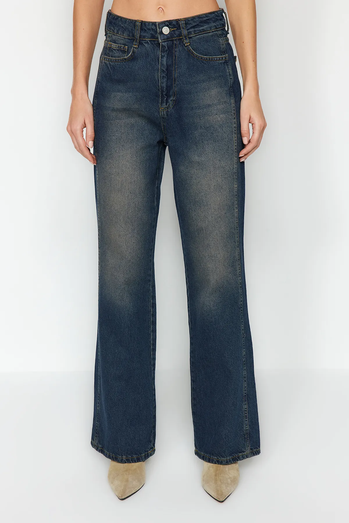 Trendyol Collection  Dunkelblaue Jeans mit hoher Taille und weitem Bein TWOAW24JE00313