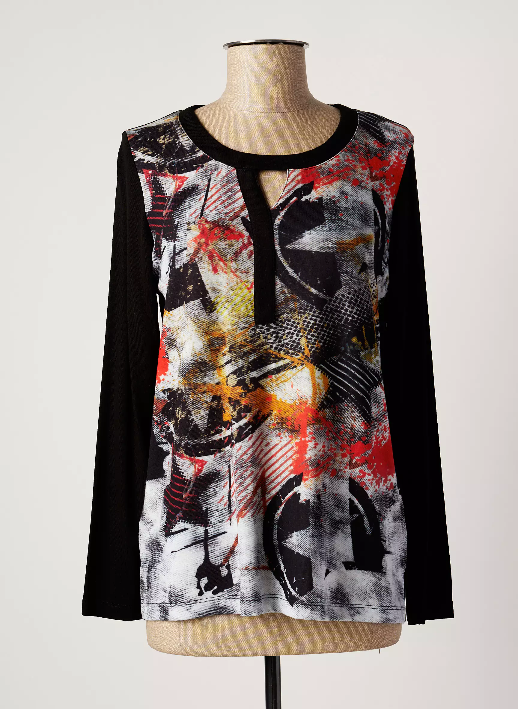 Guy Dubouis Tshirts Femme couleur noir
