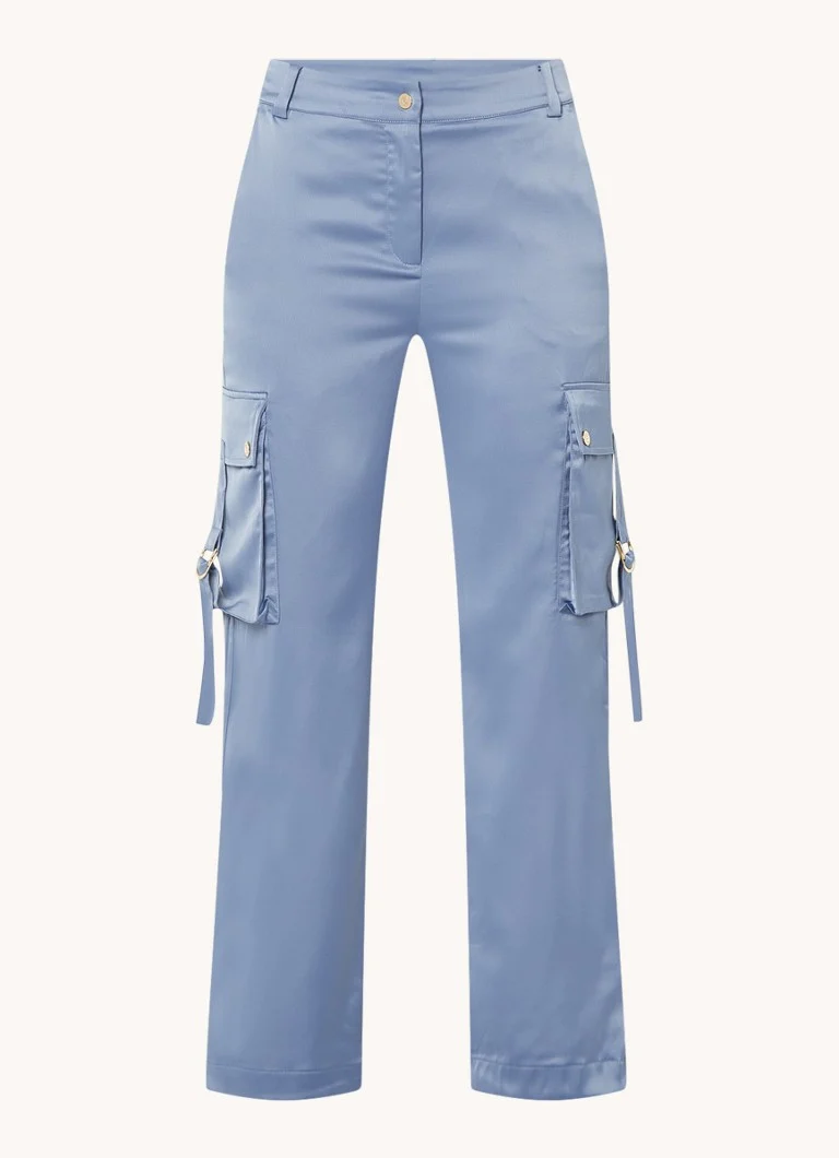 Pantaloni NIKKIE din satin cu talie înaltă și croială dreaptă, cu imprimeu feminin
